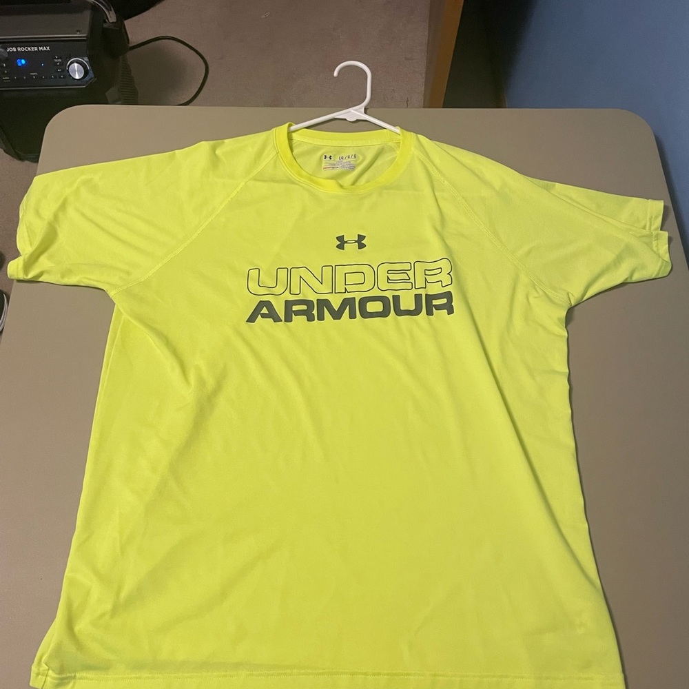 Neon green Under Armour logo and brand loose fit, heatgear T-shirt